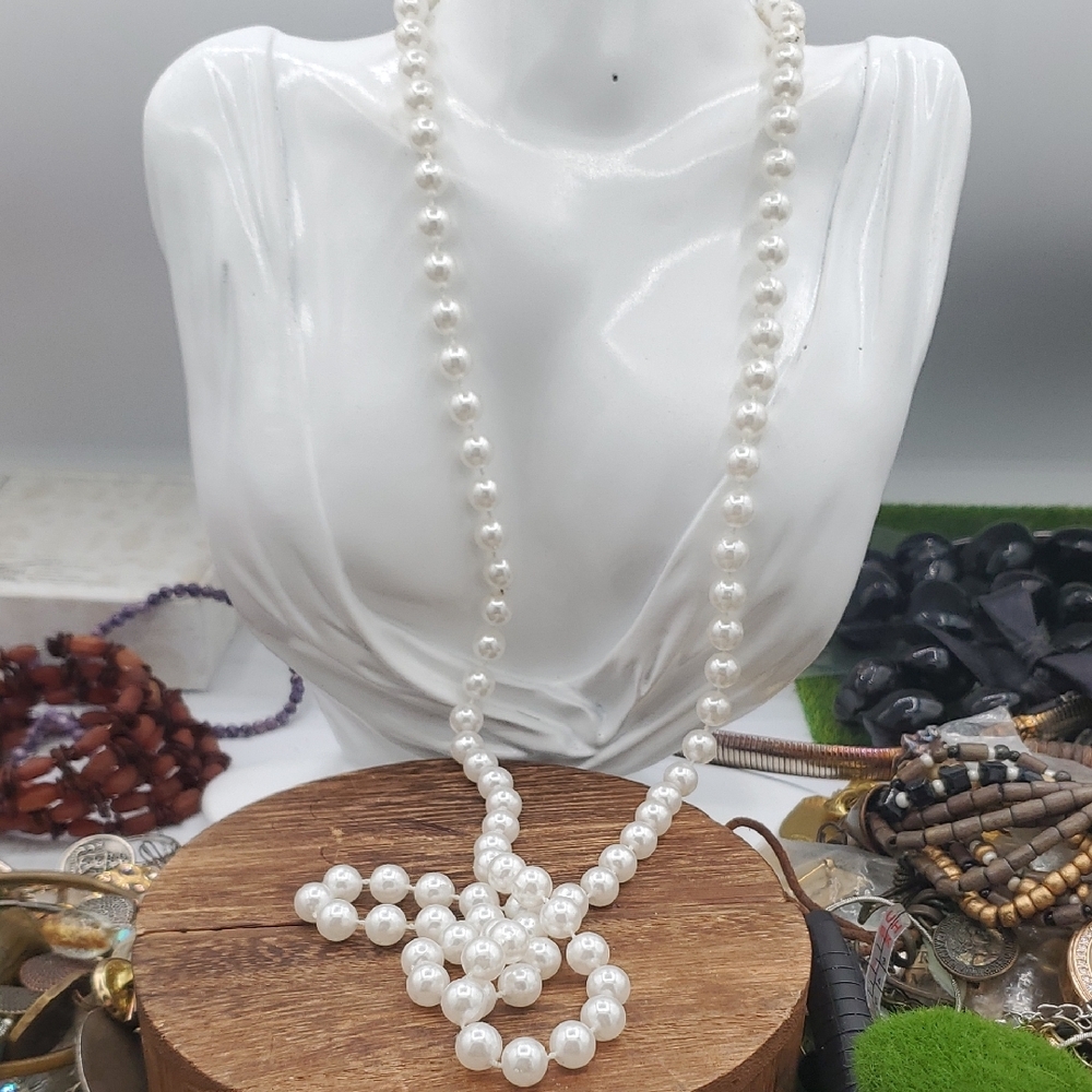 Classic White Faux Pearl Long Necklace - Elegant Women's Jewelry 34 Inch N3925